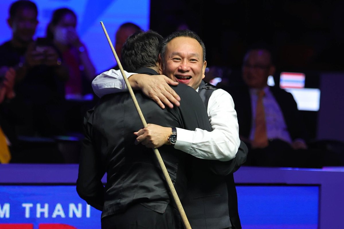 ronnieo147's tweet photo. Game went my way but glad to report 30 years of friendship is still intact ❤️ https://t.co/TBQP9joUPc