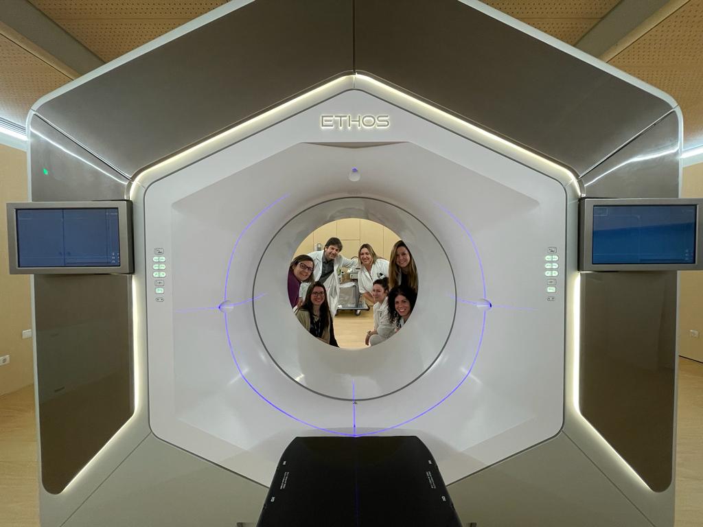 SEOR_ESP's tweet photo. Primer paciente tratado con Radioterapia Adaptativa Online en España
Un avance importante para nuestros pacientes
¡Enhorabuena al equipo de Oncología Radioterápica del Hospital de Navarra!
#LaRadioterapiaCura https://t.co/IpYzi3jdEI