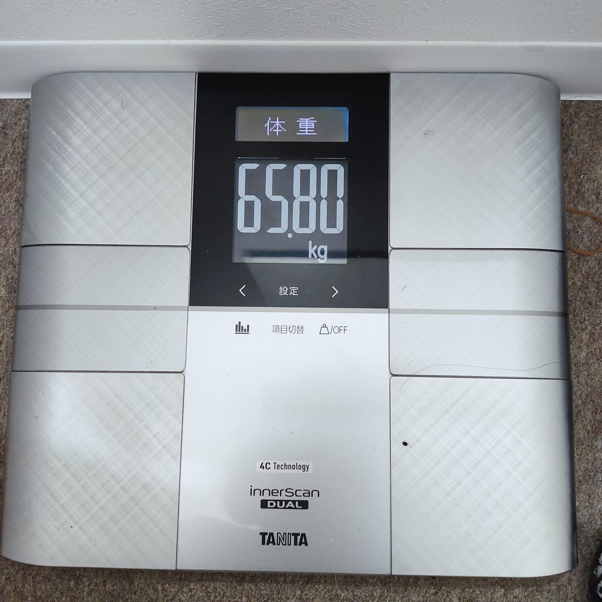 yuyu_chocozap's tweet image. 3/2にジムで体重測ってからずっと家で測ってたんだけど、増えたり減ったりであんまり減ってないなと思ってたら、久々ジムで測ったら3kg減ってたうれしい🥹
3/1   69.1kg→ 3/8   65.8kg