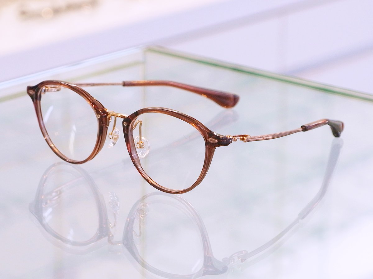 9999byhayashi's tweet photo. 【999.9準新作再入荷”M-75(M-75シリーズ)”】
#フォーナインズ #眼鏡 #メガネ #レディースライン #M75 #コンビネーションフレーム #クラウンパント
MORE INFO↓
https://t.co/mY8BZBQt8y
#山口県 #防府市 #ハヤシメガネ #フォーナインズ専門店 常時1000本以上在庫!
新作2022-2023モデル発売中! https://t.co/lrl1CHsIXo