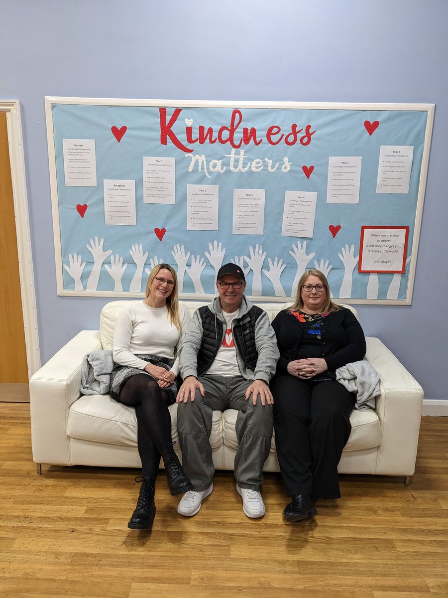 Exciting day in school today <a href="/KindnessCoach_/">John Magee 🇬🇧UK Kindness Schools' Ambassador</a> is in for our Super Learning Day! We're going to #learnlikechampions all about #kindness <a href="/EdRoundtables/">Ben Brown🔥</a> <a href="/HonestHeadteac1/">Honest_Headteacher FCCT</a> #KindnessMatters