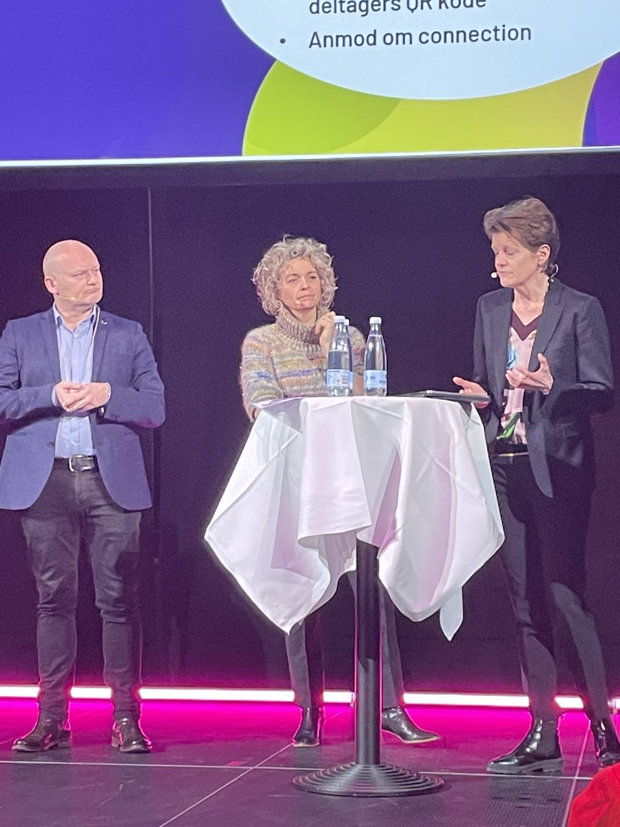 ninahucl's tweet photo. ⁦@Camilla_Rathcke⁩ på #offdig peger på, at relevant deling af data skal sikre sammenhæng i patientforløb; at telemedicin skal sikre borgernes tryghed, og at de rigtige kontroller gennemføres - og at erfaringer fra Bornholms hospital skal udbredes https://t.co/7YU6d0Pqzb