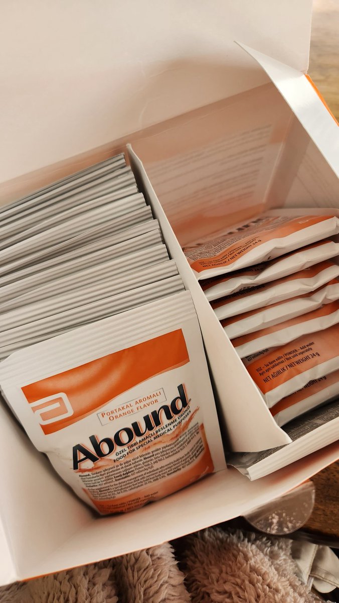 3DArtistVici's tweet image. TR'de bu besin desteğinden yok. Eczane bir sekilde buldu da gönderdi. 2.nci kutuyu bulabilirse, tedarik etmeye calişacak. Zaten kanser olmuşuz, ilaç ya da mama bulacagiz diye neden eziyet ediyorsunuz? Açlik oyunlarinda gibi hissediyorum bazen.
@saglikbakanligi
#abound