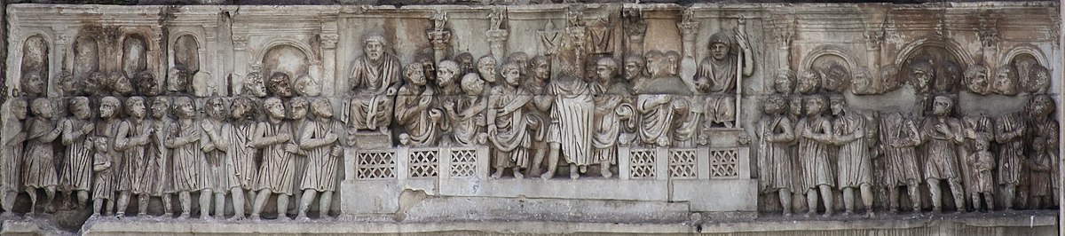 #BCarte

“Programma iconografico molto ambizioso, incentrato intorno all'idea della vittoria [...] sotto i tondi, che raffigura la vittoriosa campagna di Costantino contro Massenzio”.

#AlessandroBarbero • <a href="/SalernoEditrice/">Salerno Editrice</a>

(Arco di Costantino, Oratio, lato nord, IV sec., Roma)