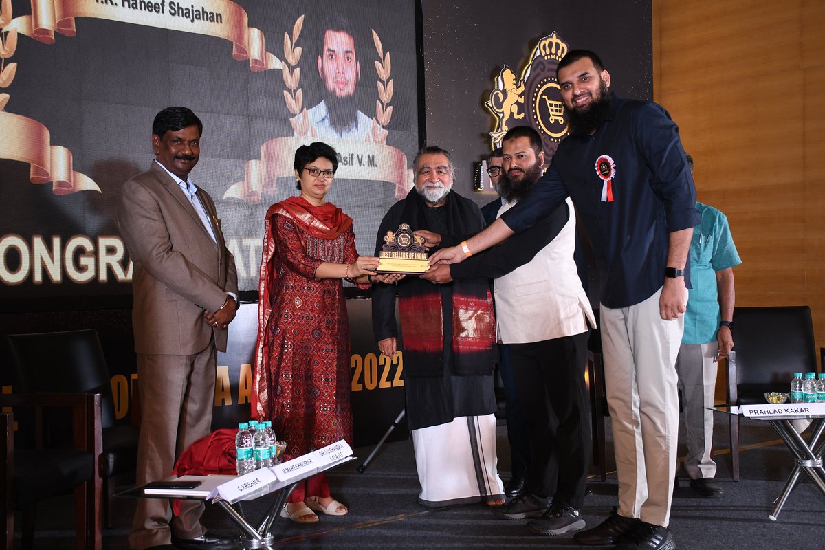 Mr. Abdul Asif and Mr. Haneef P. B.- PRIMAWARE MARKETING - Seeds &amp; Hands for Category- Food &amp; Beverages receives the Winner Trophy at #BestSellersofIndiaAwards '22 at the hands of Dr. J. U. Chandrakala, Govt. of Tamil Nadu, Mr. <a href="/prahlad_kakar/">Chairman India SME Forum</a>, <a href="/SMEForumIndia/">India SME Forum</a> , Mr. K Mariappan,
