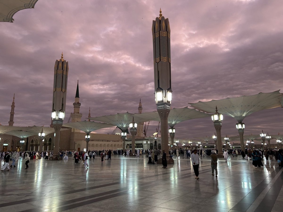 visitalharamain's tweet photo. 📸✨ PHOTO prise par un de nos abonnés à la prière du matin 👌🏻 https://t.co/g9hDXxUiue
