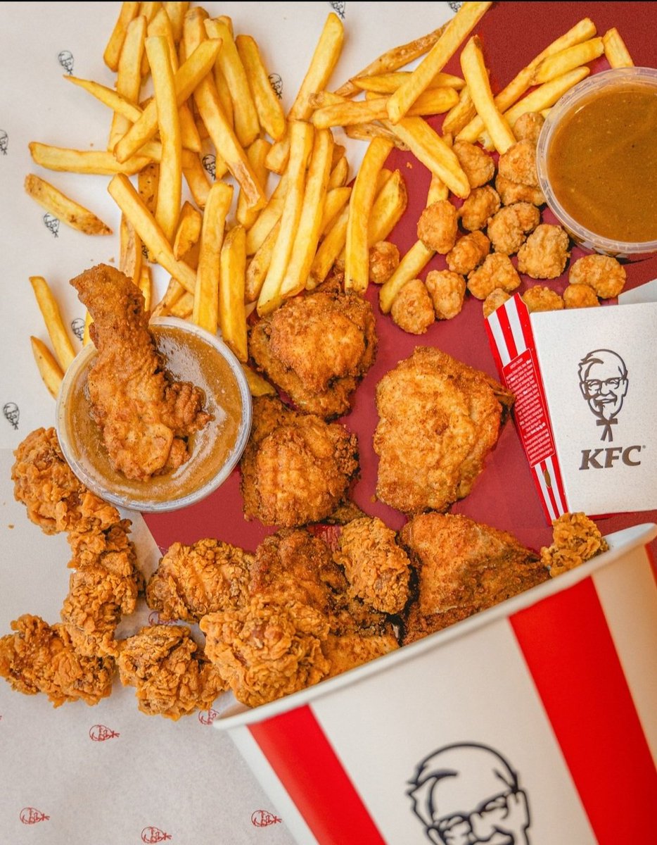 EaterExpress's tweet photo. New partnership 
Order now #kfc #eater3xpress #ordernow https://t.co/UaWNpJ48Oq