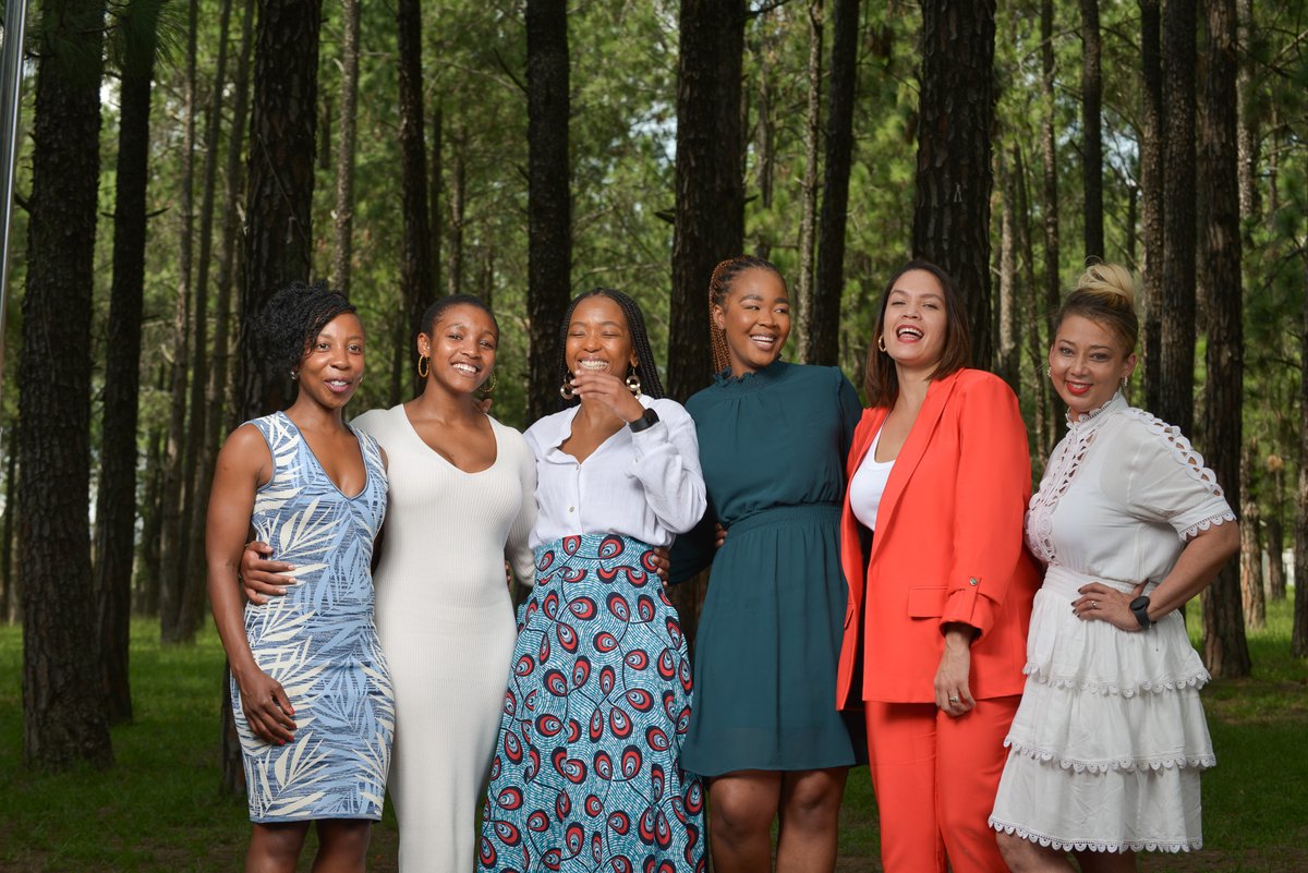 wethinkcode's tweet photo. Here’s to celebrating the achievements of all the amazing women around the world. A very #HappyWomensDay from the #WeThinkCode team! #WomenThinkCode #WomenInTech #HappyWomensDay2023 https://t.co/R2XB55LHYm