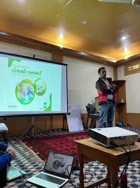 CanHCPakistan's tweet photo. #CanadaFund partnered with Biyar Local Support Organization to empower #women and #girls to take #climatechange action through mentorship & education.
#climatewalk #generationequality #climatesummit
CFLI 🇨🇦 https://t.co/nRXFaMf5X2