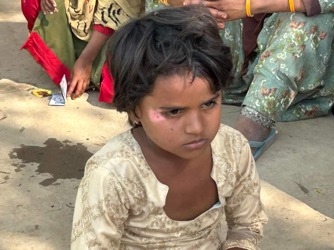 mewatkalaajkal's tweet photo. तथाकथित गौरक्षकों ने मेवात के अनेक घर उजाड़े हैं। आखिर कब तक मेवात की मां, बहन और बेटियां इंसाफ़ के लिए अपने आँसु बहाती रहेंगी ? 

#Justice_For_Nasir_Junaid
#गौरक्षक_ही_गौतस्कर_हैं
#ऑपेरशन_अधर्म https://t.co/t8ouWVVpFT