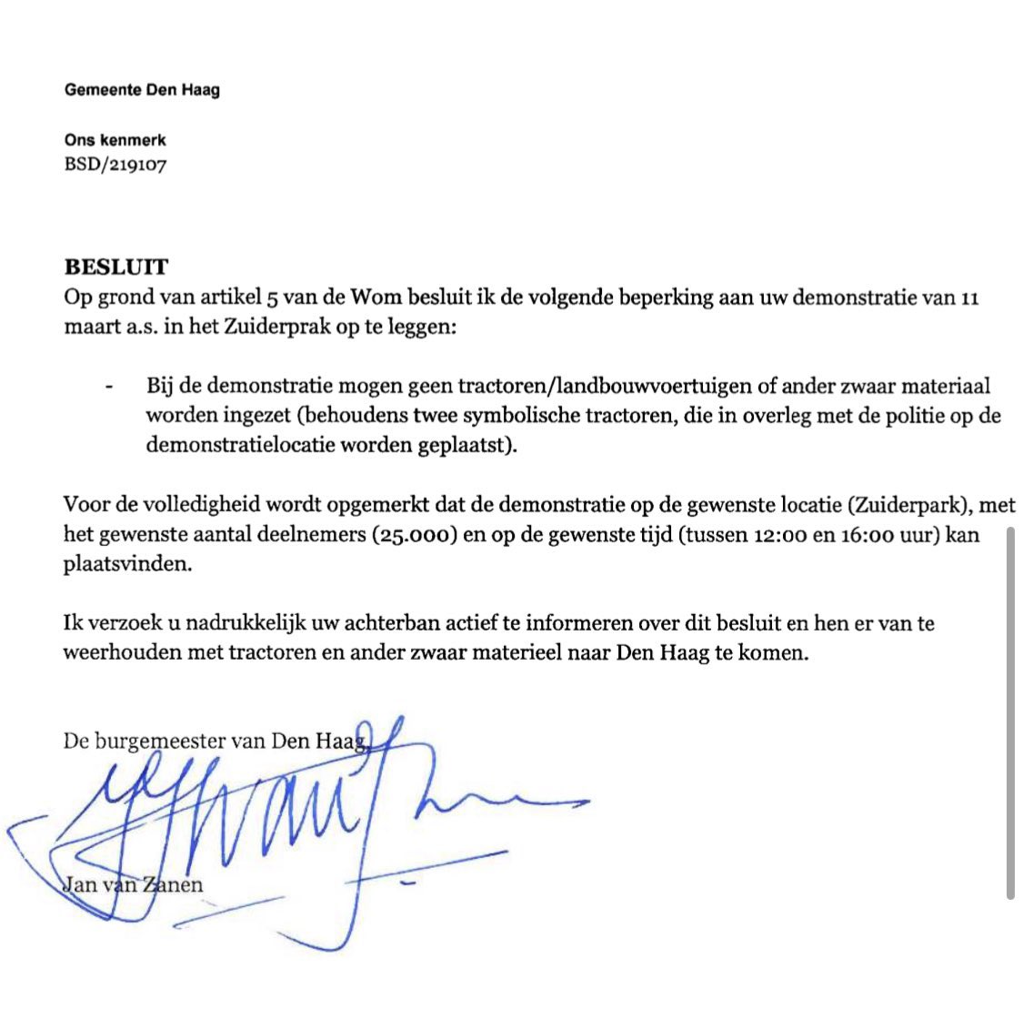WurfTwain's tweet photo. Het ‘Zuiderprak’ ook echt. In een officieel besluit. Vind het toch best slordig. #zuiderpark #boerenprotest #denhaag #vanzanen #11juni https://t.co/NCSiVAoQW1
