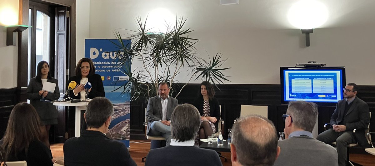 “#AguasDeAvilés participa en esta apuesta colectiva que es #DAUA aportando esa colaboración público-privada esencial para superar los retos a los que nos enfrentamos en el sector del #agua”
Nuestra gerente <a href="/Carmenacastano/">Carmen Alvarez</a> presenta nuestro proyecto para la digitalización del #agua