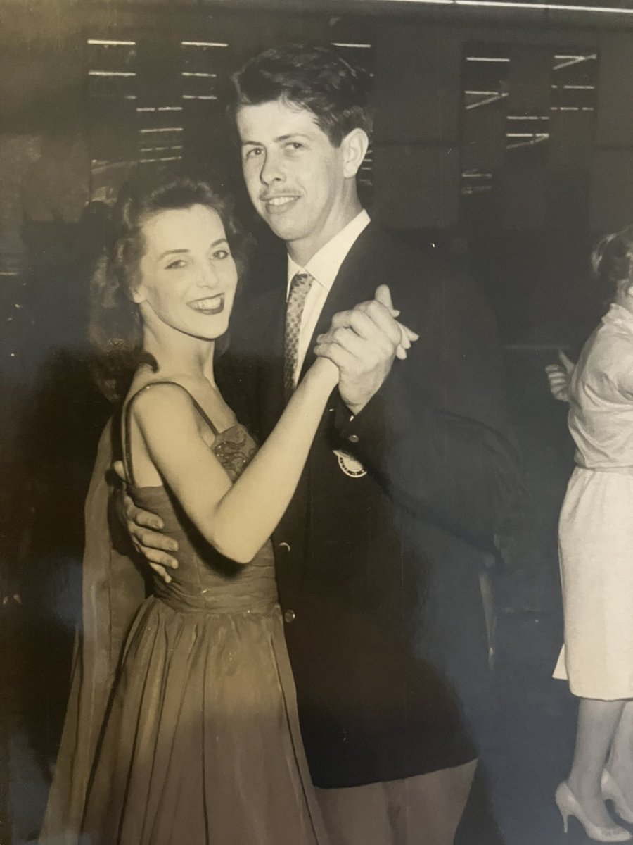 SarahMeadows1's tweet photo. This #InternationalWomensDay I want to honour my birth grandma Jeanne who gave me my theatre blood &amp; was an absolute babe 🎶 https://t.co/Gg1SPOqTjl