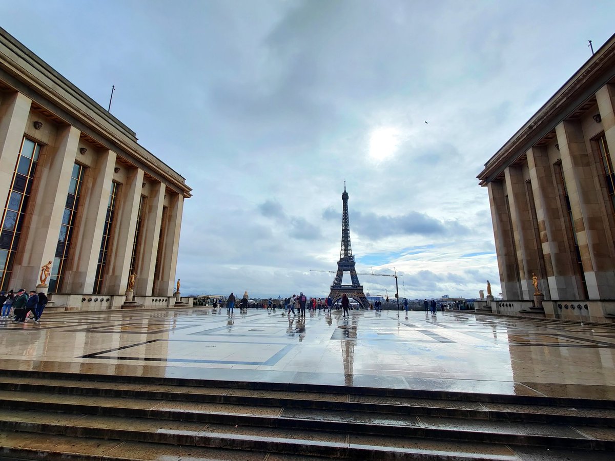 donylandes's tweet image. #EiffelTour #Trocadéro #Paris 🇫🇷 march 8 2023 🤩👍🙏