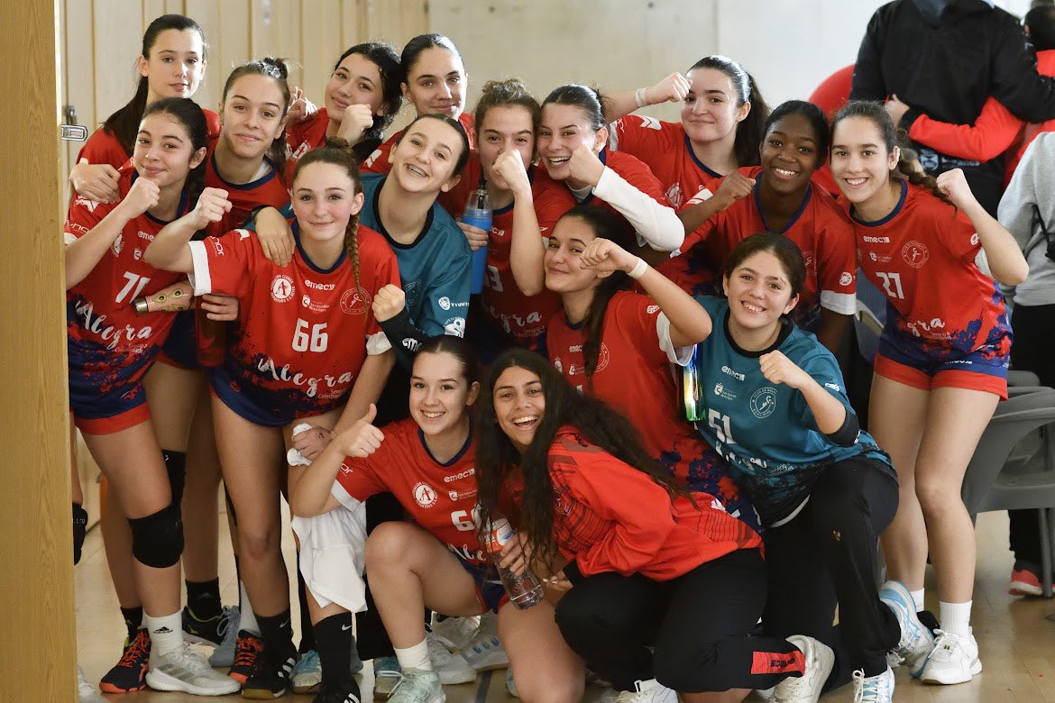 balonmanosanse's tweet photo. 💜 Gracias por vuestra dedicación, esfuerzo y pasión por nuestro deporte. 

¡Sigamos luchando por la igualdad y empoderamiento en todos los campos! 

💪🏼 #8M #MujeresEnElDeporte #BMSanse💜 https://t.co/Uf8Jmhp6M8