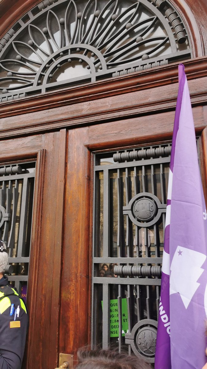 uroraflower's tweet photo. @Aj_Sabadell veta el dret d'accés a les regidores a l'ajuntament! @CridaSabadell @radiosabadell @NacioSabadell @DiariDeSabadell @iSabadellcat https://t.co/z6zPC8EdSh