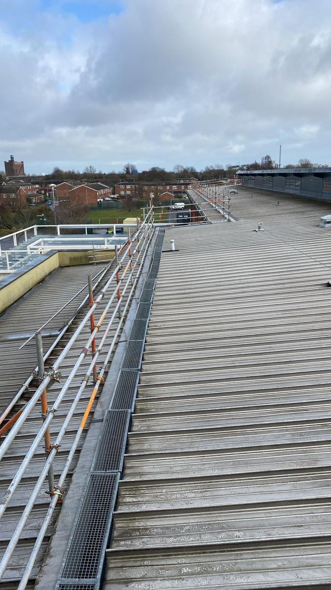ElevationYorks1's tweet photo. Design Edge Protection Scaffolding recently completed for a local Hull School 🏫

Please get in touch with our Elevation Yorkshire team to discuss your scaffolding requirements! ✅
📲 01482 440052
🌐 https://t.co/mnNdQYAYK1

#elevationyorkshire #scaffolding #hull #hullbusiness https://t.co/GiCSvDM787