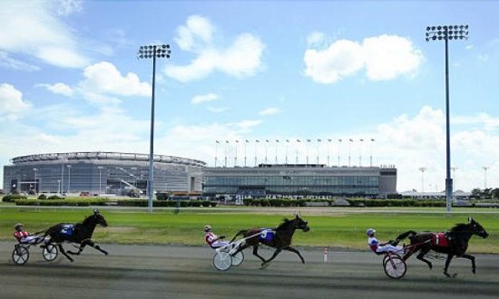 graybrigade's tweet photo. #OnThisDay in 1969, #DoverDowns opened in Dover, DE with thoroughbred racing. Later in 1969, #harnessracing debuted there & flat racing eventually ended in 1974. The track is co-located with the @MonsterMile as part of @NASCAR. The casino opened in 1995. @BallysDover 📸: SC https://t.co/eQ77pHpfIa