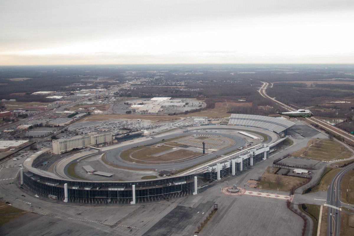 graybrigade's tweet photo. #OnThisDay in 1969, #DoverDowns opened in Dover, DE with thoroughbred racing. Later in 1969, #harnessracing debuted there & flat racing eventually ended in 1974. The track is co-located with the @MonsterMile as part of @NASCAR. The casino opened in 1995. @BallysDover 📸: SC https://t.co/eQ77pHpfIa