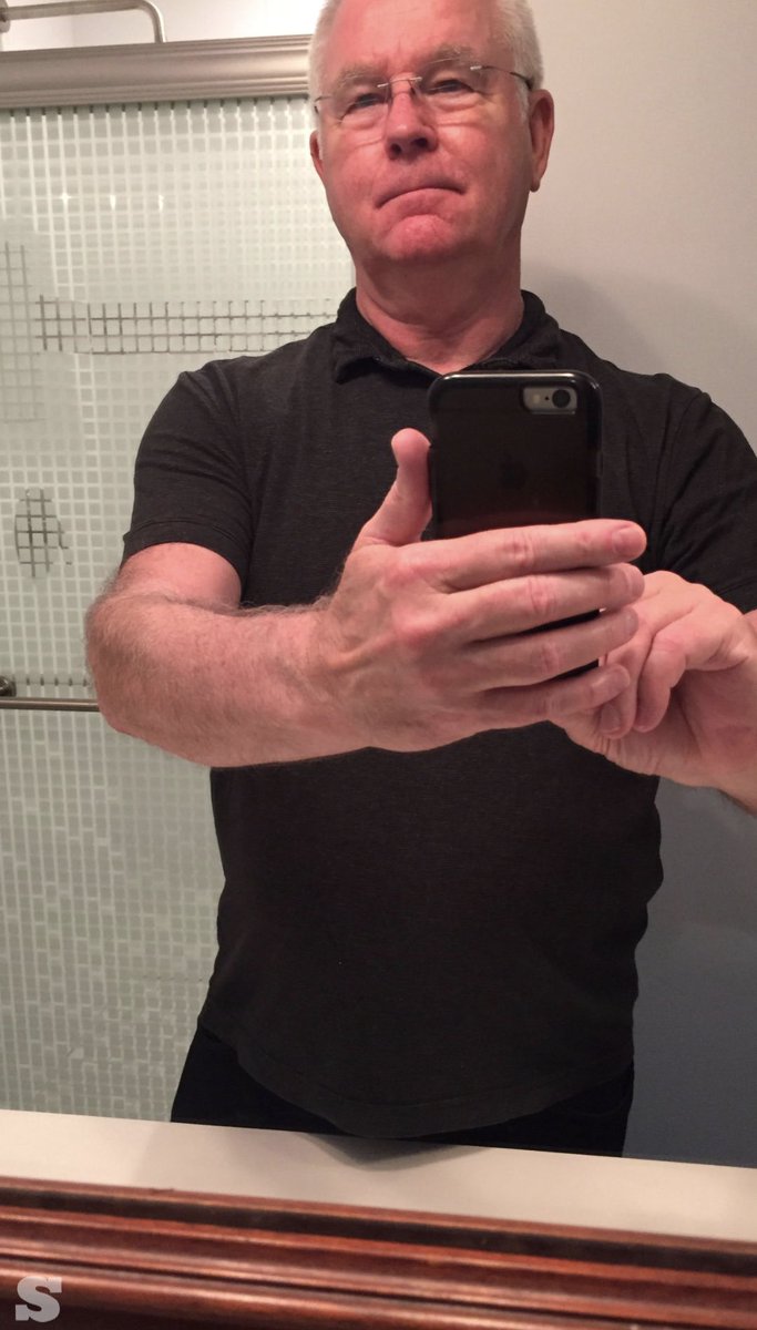 beautifulgrand9's tweet photo. Wow. This man is beautiful. Anyone know who he is? 😍😍😆 https://t.co/RN23vOzg9e