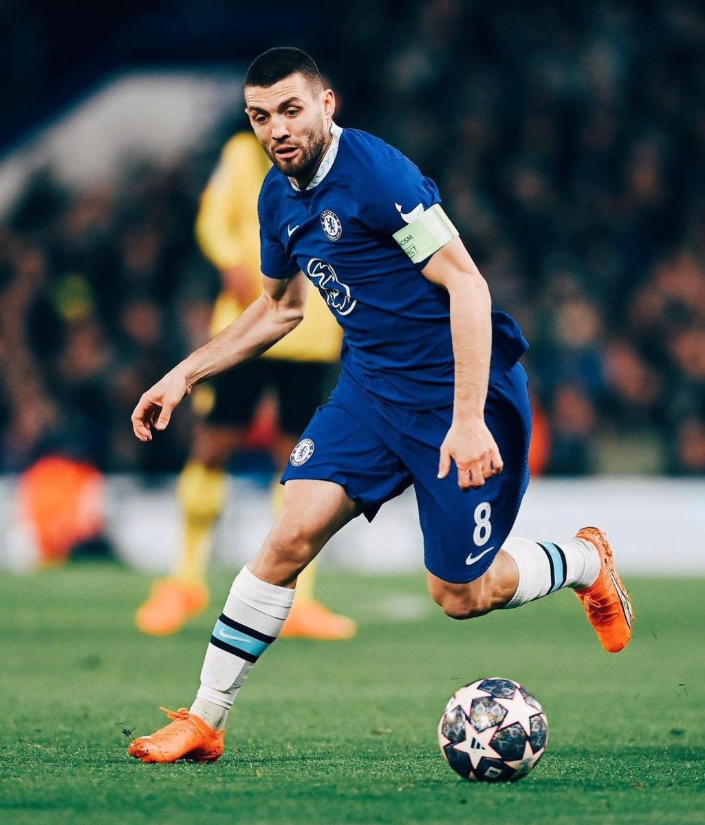 HNS_CFF's tweet image. Mateo Kovačić, the Chelsea captain! 🇭🇷©️💪

📸 @mateokovacic8 / @ChelseaFC