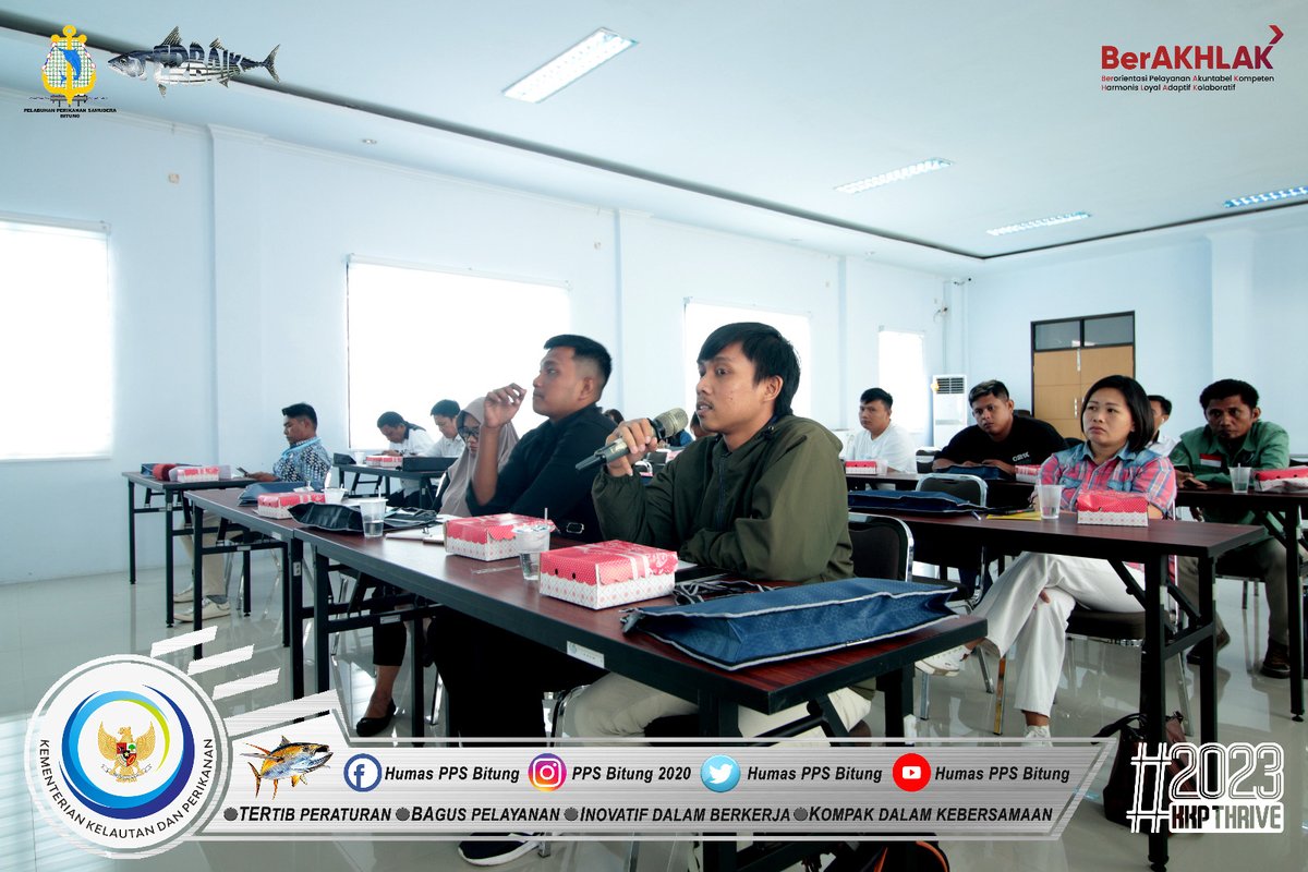 Humas_PpsBitung's tweet photo. Kepala PPS Bitung (08/03) membuka Kegiatan Diseminasi Sertifikasi Hasil Tangkapan Ikan (SHTI) dan Penerapan Lembar Awal di PPS Bitung, dalam kegiatan ini juga Kepala PPS Bitung bersama Operator SHTI  menjadi Narasumber serta dihadiri Pelaku Usaha Perikanan dan Instansi terkait. https://t.co/oeRKXZxkhk