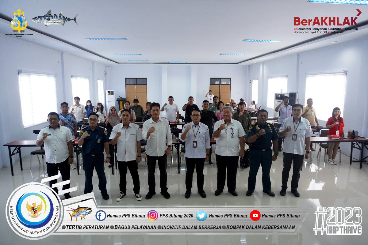 Humas_PpsBitung's tweet photo. Kepala PPS Bitung (08/03) membuka Kegiatan Diseminasi Sertifikasi Hasil Tangkapan Ikan (SHTI) dan Penerapan Lembar Awal di PPS Bitung, dalam kegiatan ini juga Kepala PPS Bitung bersama Operator SHTI  menjadi Narasumber serta dihadiri Pelaku Usaha Perikanan dan Instansi terkait. https://t.co/oeRKXZxkhk