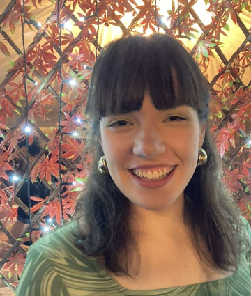 MansfieldOxford's tweet photo. ‘It’s not a glass ceiling – it’s concrete. If it was a glass ceiling, I’d be happy with it.’ 

This #InternationalWomensDay2023, our undergraduate student @EleanorLuxton speaks to our Geography Lecturer @DrSuriyah about the challenges women face in the workplace &amp; beyond. 

🧵👇 https://t.co/K8sQ0gOj4M