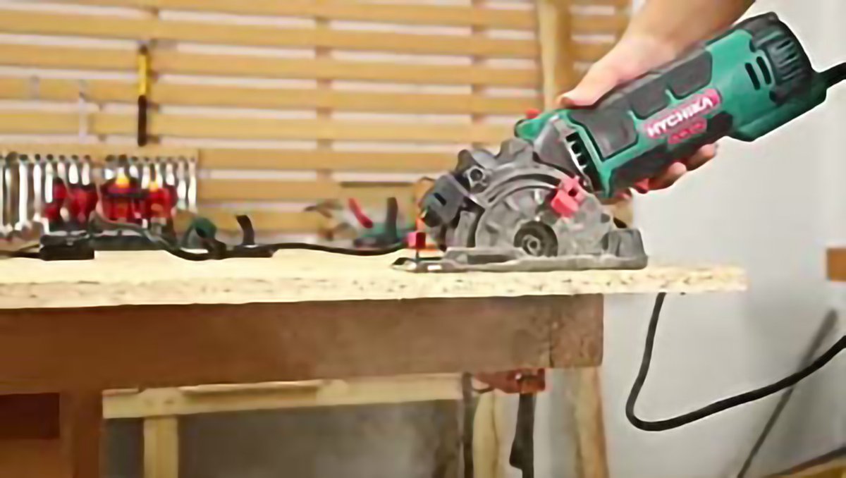 HychikaTools's tweet image. 🛠️just upgraded my toolbox with the HYCHIKA Mini Circular Saw! This powerful saw features a 4A pure copper motor and 3 saw blades that can handle wood, soft metal, tile, and plastic cuts with ease.  #HYCHIKA #MiniCircularSaw #PowerfulSaw 

👉amzn.to/3ZA0cZp