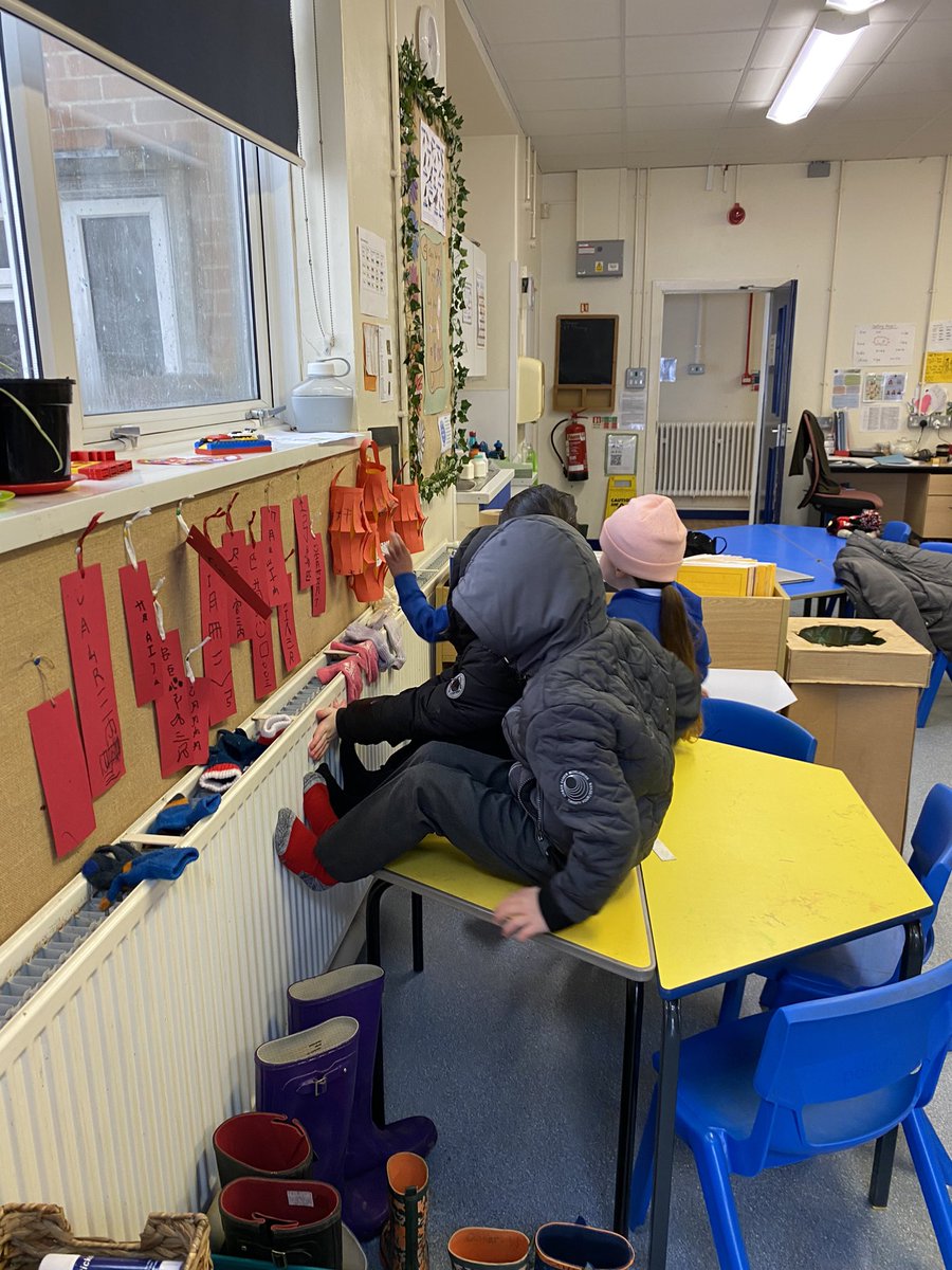 Miss Thomas tweet media