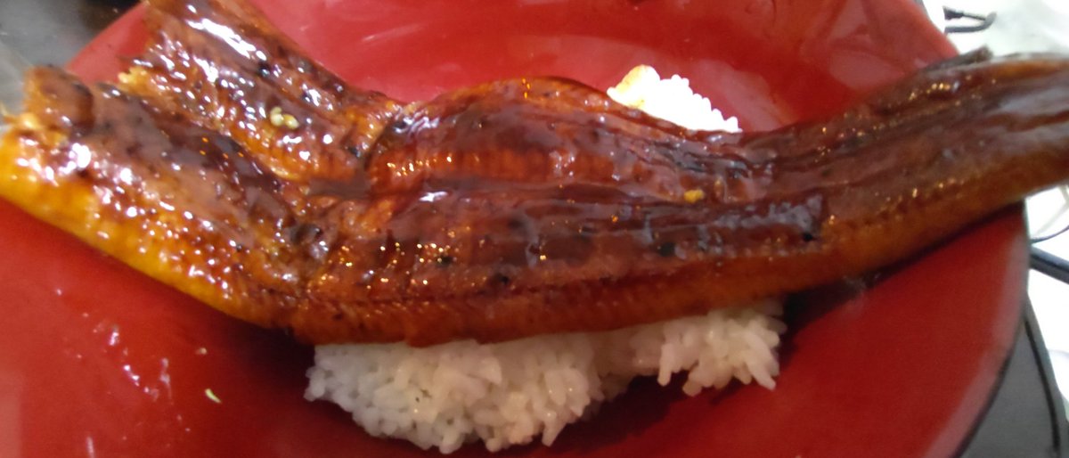 いつもSkeb依頼して下さるフォローワーさんから退院祝でうなぎを頂きましたぁ!ありがとうございました!美味しく頂きました〜 