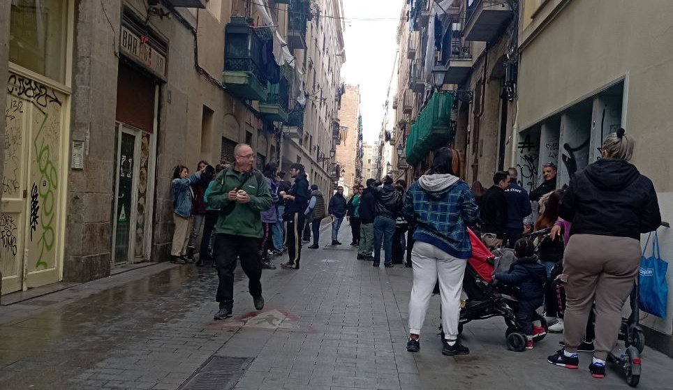 🔴 DESNONAMENT ATURAT!

Avui, dia de la dona treballadora, Fabiana es queda en la seva casa gràcies al sindicat i a les dones que s'organitzen. La comitiva judicial tenia intenció de trucar a la BRIMO, però avui hem guanyat!

Per totes les dones que lluiten! ❤️