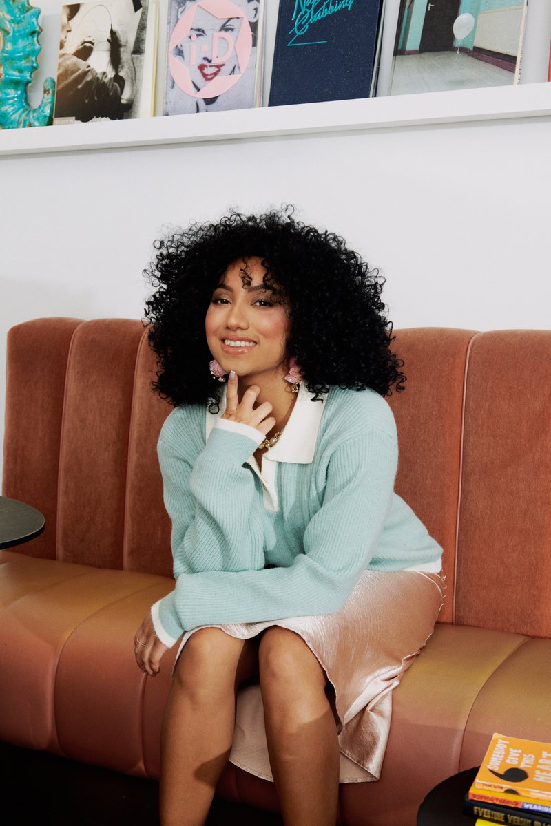 SophiaThakur's tweet photo. It’s my GREAT pleasure to finally announce that for the next couple years, I’m the Global @MINIUK Ambassador for BIG LOVE🫶🫶🫶🫶🫶

HAPPY INTERNATIONAL WOMENS DAY BEAUTIFUL WOMEN https://t.co/3eSWJSNlVb