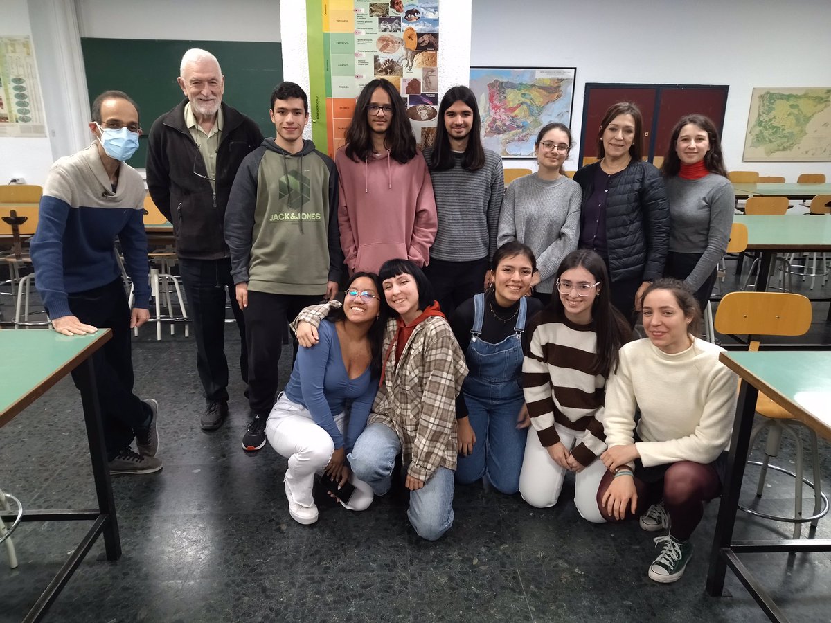 geolimad's tweet image. Geolímpicos madrileños  #geolimad2023 preparándose para la Olimpiada Nacional de Geología #olimpiadageología 🦾🦾🦾 #geologia @aepect @geologicasUCM