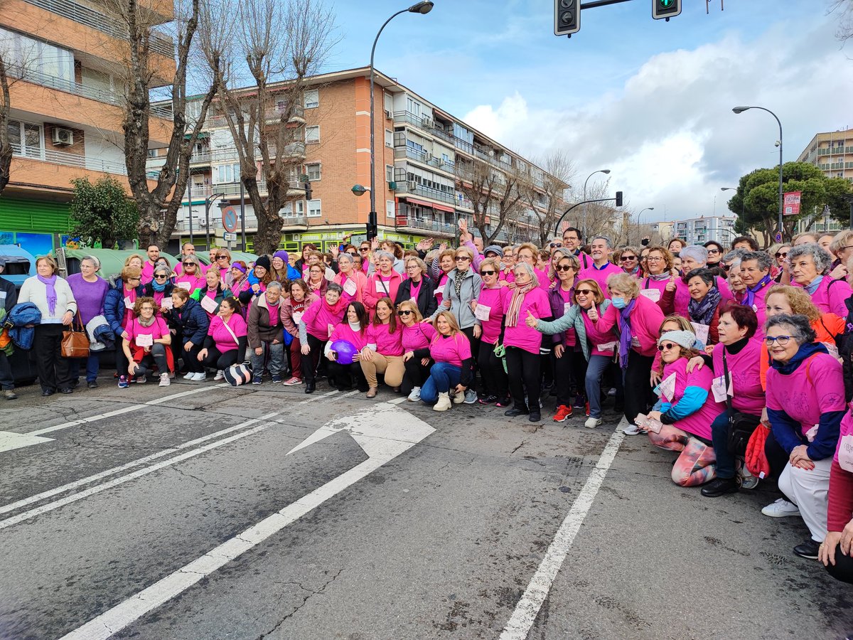 CsGetafe's tweet photo. 🏃🏼‍♀️ Carrera por la igualdad en #Getafe organizada por la Asociación Recreativa Cultural "Cerro de Los Ángeles"

Un año más empezamos esta jornada emotiva y reivindicativa rodeadas de nuestras vecinas, mujeres que han luchado desde nuestra ciudad por nuestros derechos y libertades. https://t.co/l5sz8eq8cp