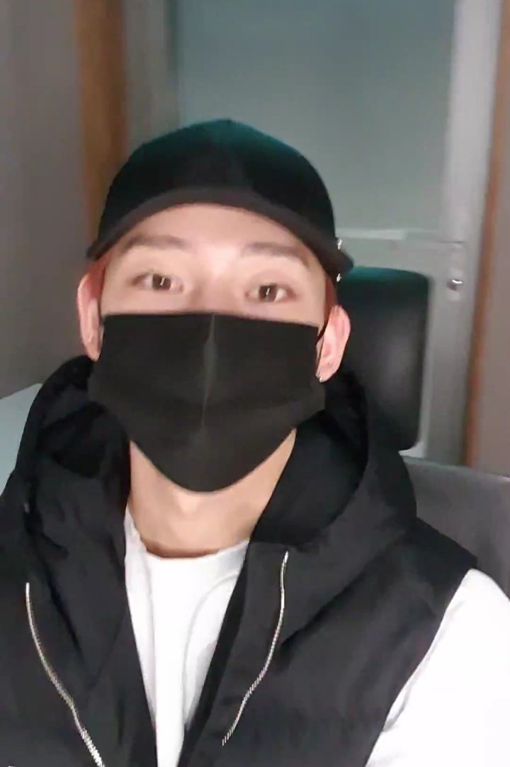 m3woui's tweet photo. HE'S SO BOYFIE MATERIAL HERE STOP— https://t.co/zmX0dacZcA