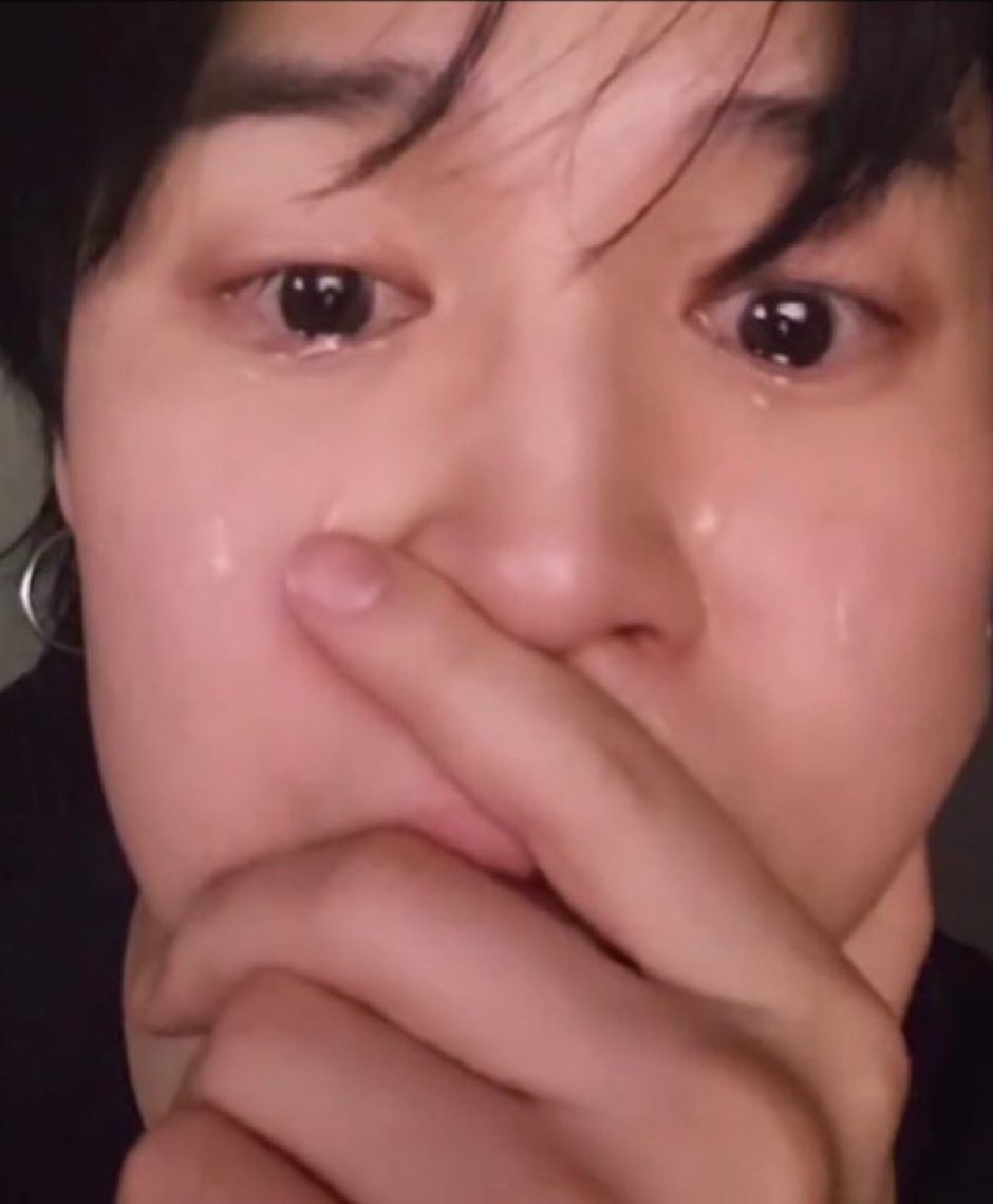 seolarszn's tweet photo. fall out boy when nobody shows up to their concert bc the only ones who could get the reasonably priced tickets were just bots https://t.co/RN4rz9NlNo