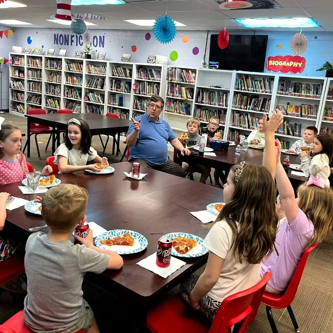MichiganAvenueE's tweet photo. ๐Michigan Avenue had the pleasure of having author Michael Soulders present to students and parents today! He reinforced the writing process, how he gets ideas for his books and how his books are illustrated! Thank you Mr. Shoulders for a fun and engaging day!
#read20 https://t.co/GzM9czEizL