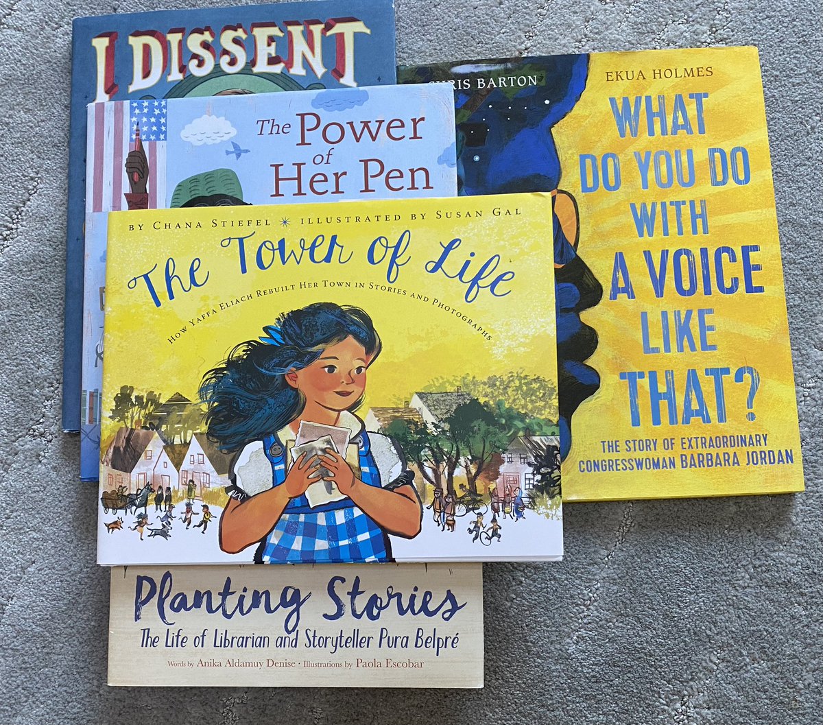 In honor of #internationalwomensday here are five terrific mentor texts about fabulous women #kidlit #writingcommunity #biography #kidsnonfiction

@lclineransome @chanastiefel @Bartography @debbielevybooks  

#WomensHistoryMonth2023