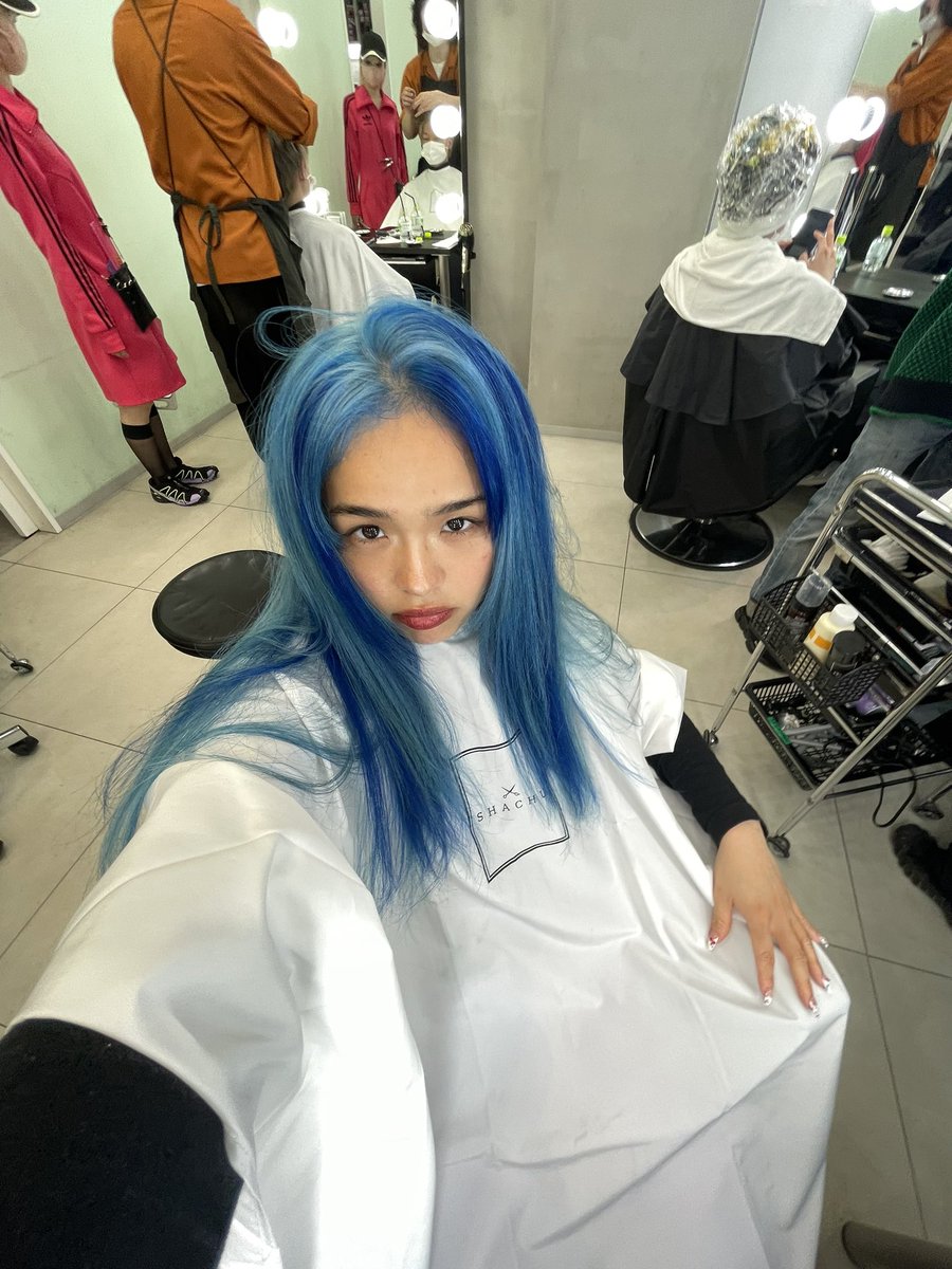 ASA__Wu's tweet photo. 髪染めたんだけど!
姫カッコよくなった!🐬💫
#shachu #渋谷 https://t.co/DJ4tg6B2hV
