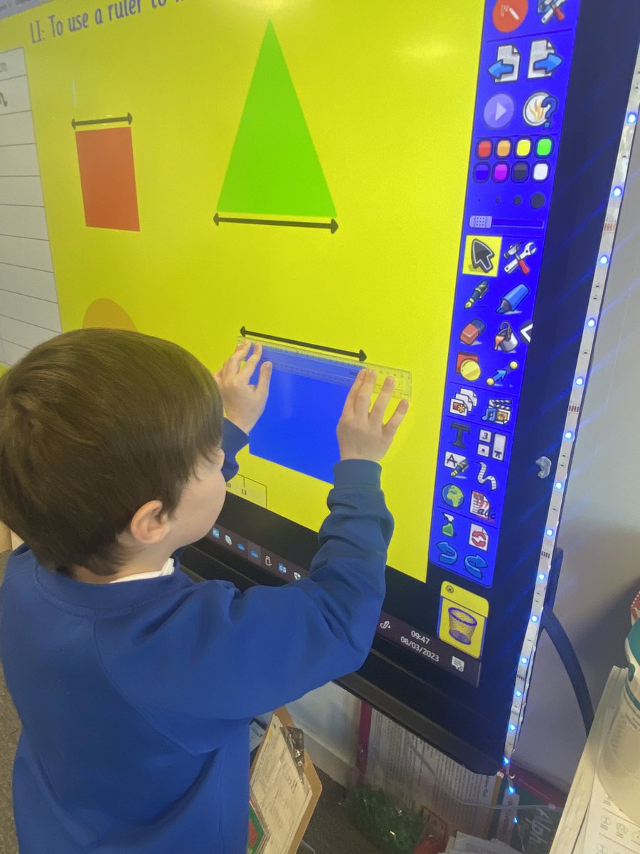 GlenburnPrimary's tweet photo. P2C were practising their measuring skills by measuring a variety of items found around our classroom with a ruler! 📏💭#teamwork #SACNumeracy https://t.co/Te0nY734hy
