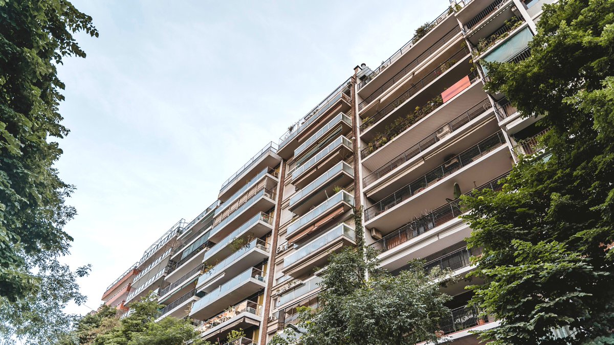 BareaZango's tweet photo. 🏢 Ventajas de asegurar el hogar con la misma compañía aseguradora de la comunidad de propietarios.
👉 https://t.co/kK86bR0glS
#seguros #consejos #hogar #comunidades #propietarios #correduria #ventajas #bareazango https://t.co/Zryoqd9a5A