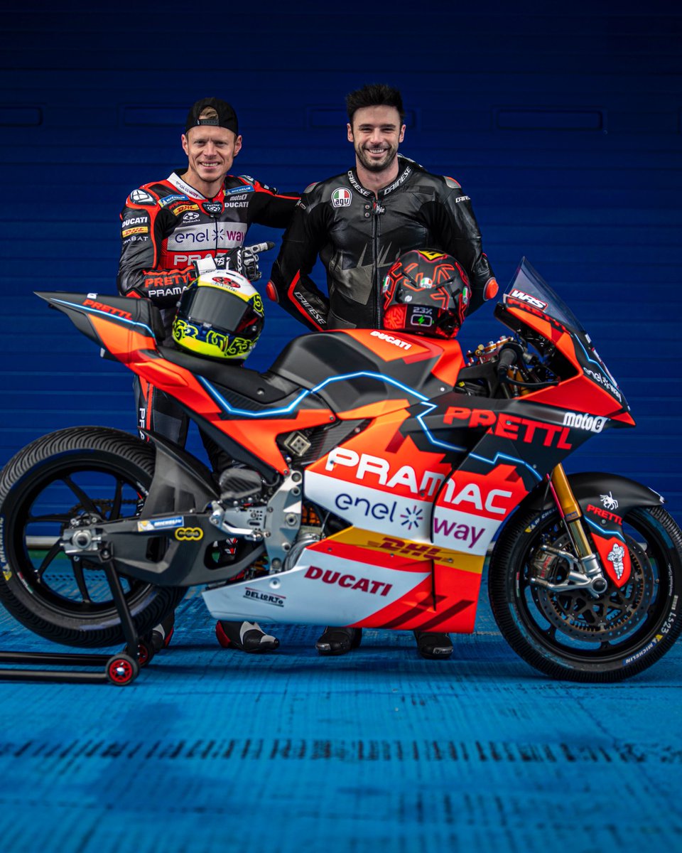 PramacMotoE's tweet photo. Good luck 🍀 to these 2!!!!
We are happy to introduce you our MotoE Team and our BIKE💜
Isn’t she beautiful?
🤟🏻 https://t.co/tK7YLb52aG