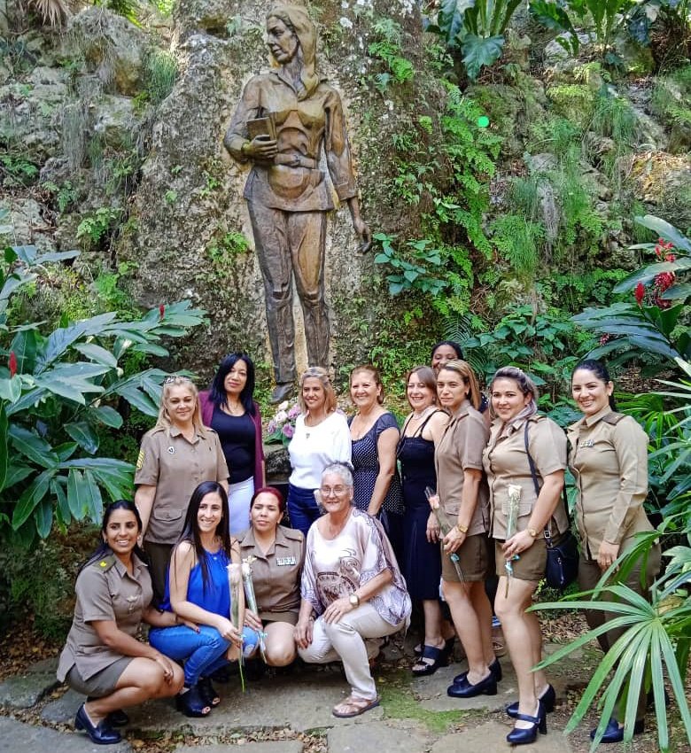 MinfarC's tweet photo. En Cuba, cuna de una Revolución feminista desde la raíz, hablar de #MujeresEnRevolucion remite a muchas de «corazón sagaz» que entregaron todo de sí en pos de «quehaceres más difíciles y superiores».
¡FELICIDADES! https://t.co/J1zTzytnvN