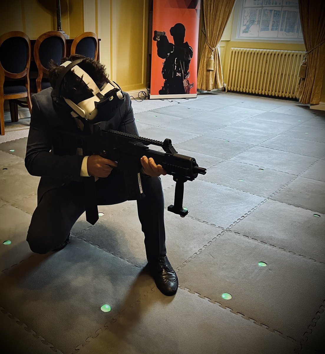 ExpatinSwiss's tweet photo. What an experience playing with the @metpoliceuk #VirtualReality trainings. #TheFutureIsNow π₯
#VR #META #policenews #Tech #Metaverse #VRadoption https://t.co/zc4qwLDtSX