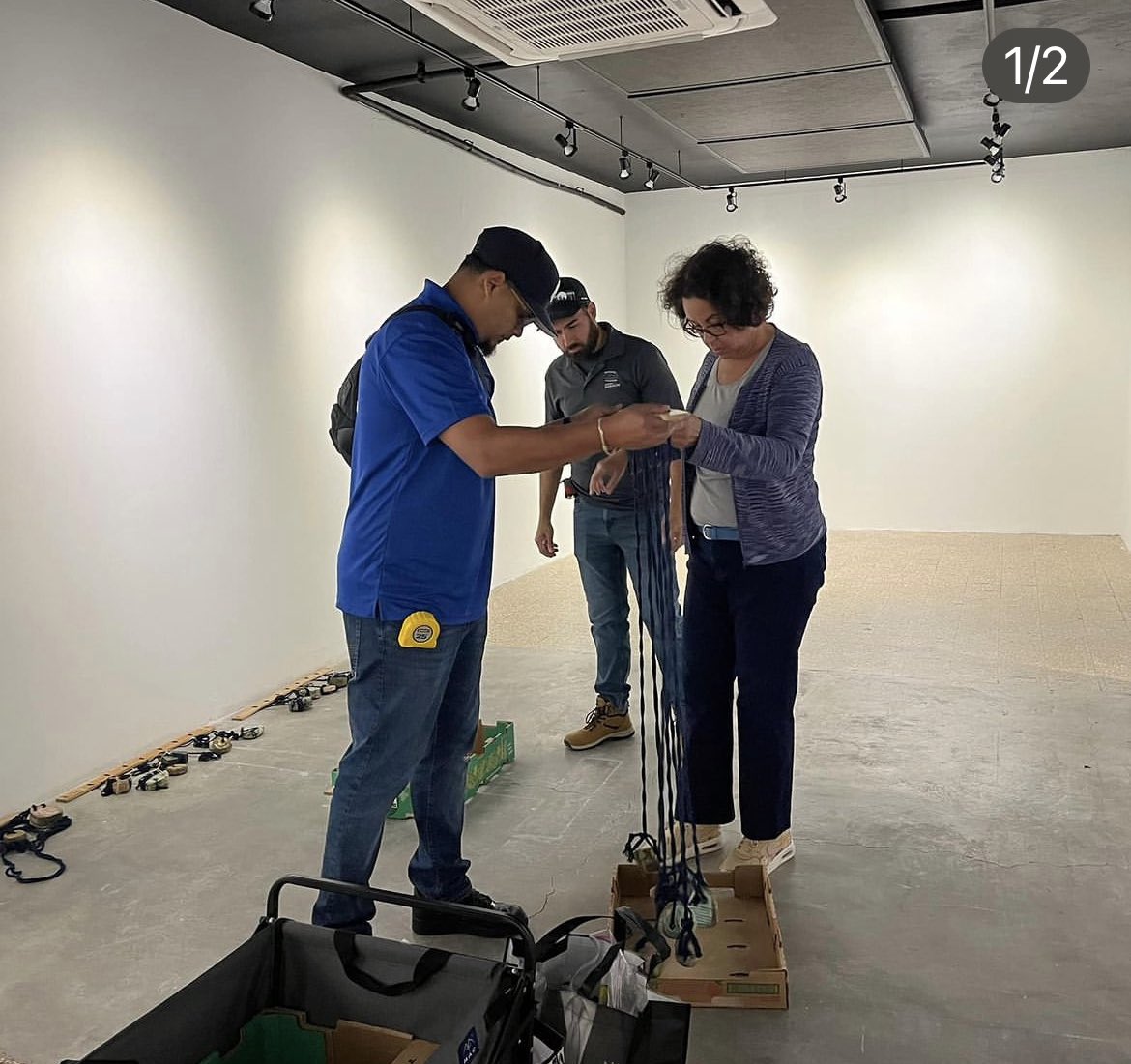 EEmergente's tweet photo. Comenzamos los trabajos Serie de exhibiciones inmersivas dirigidas a audiencia con diversidad funcional. Los artistas participantes Blanca Cebollero , Ludwig Medina y Maria Dolores Rodríguez. Pendientes para mas información.#bayamonesarte #bayamondistritocultural #serieinmersvas1 https://t.co/7SWB9hzthz