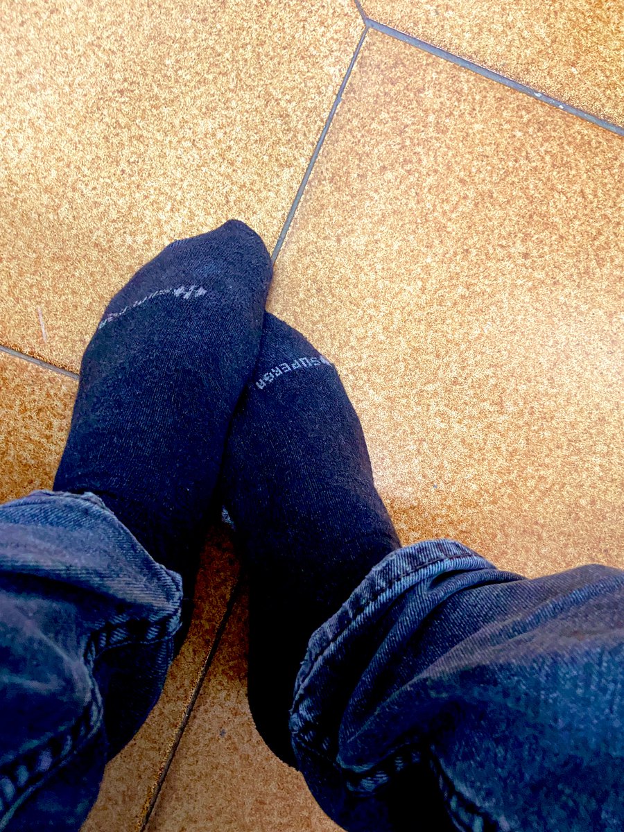 piede86's tweet photo. when you can't keep your shoes on at work! Good morning
#goodmorning #goodmorningfeet https://t.co/38jGsqMI4R