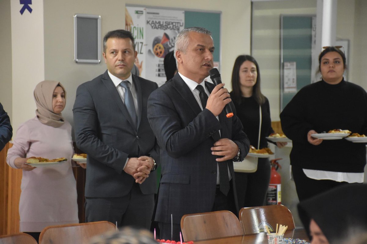 KarabukKYGM's tweet photo. YURDUMUZ YUVANIZDIR diyerek , çalışma arkadaşlarımızın destekleri ile Depremden etkilenerek ilimizde misafir ettiğimiz kadınlarımızın 8 Mart Dünya Kadınlar Günlerini kutladık. https://t.co/4cJM8J1cjK