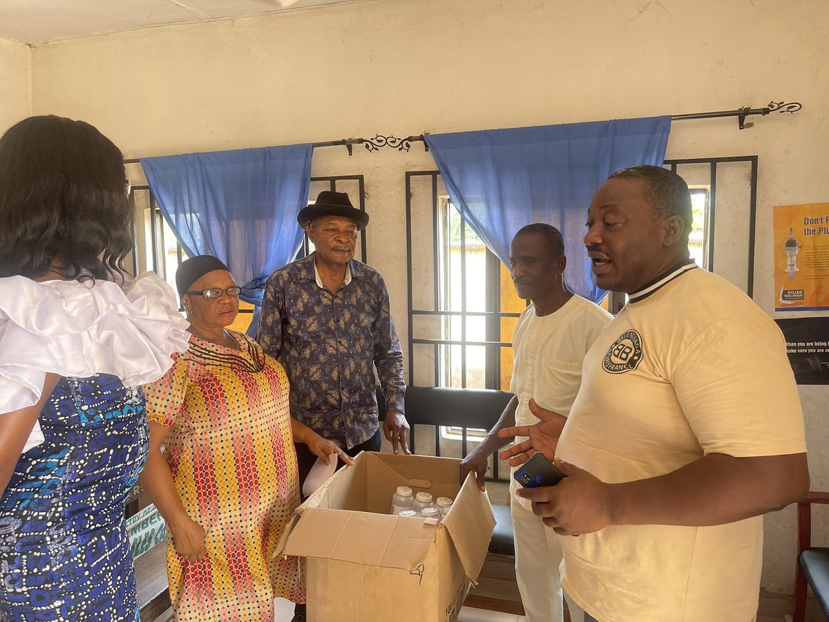 SEOFoundationn's tweet photo. ONGOING DISTRIBUTION OF DRUGS TO PRIMARY HEALTH CENTRES
@SEOFoundationn has identified lack of drugs as one of the major problems confronting healthcare delivery in Nigeria and has donated drugs worth N168 million to 7 Primary Health Centres in Nigeria.
#healthcare #SEOF https://t.co/9QMyJ8rMlN