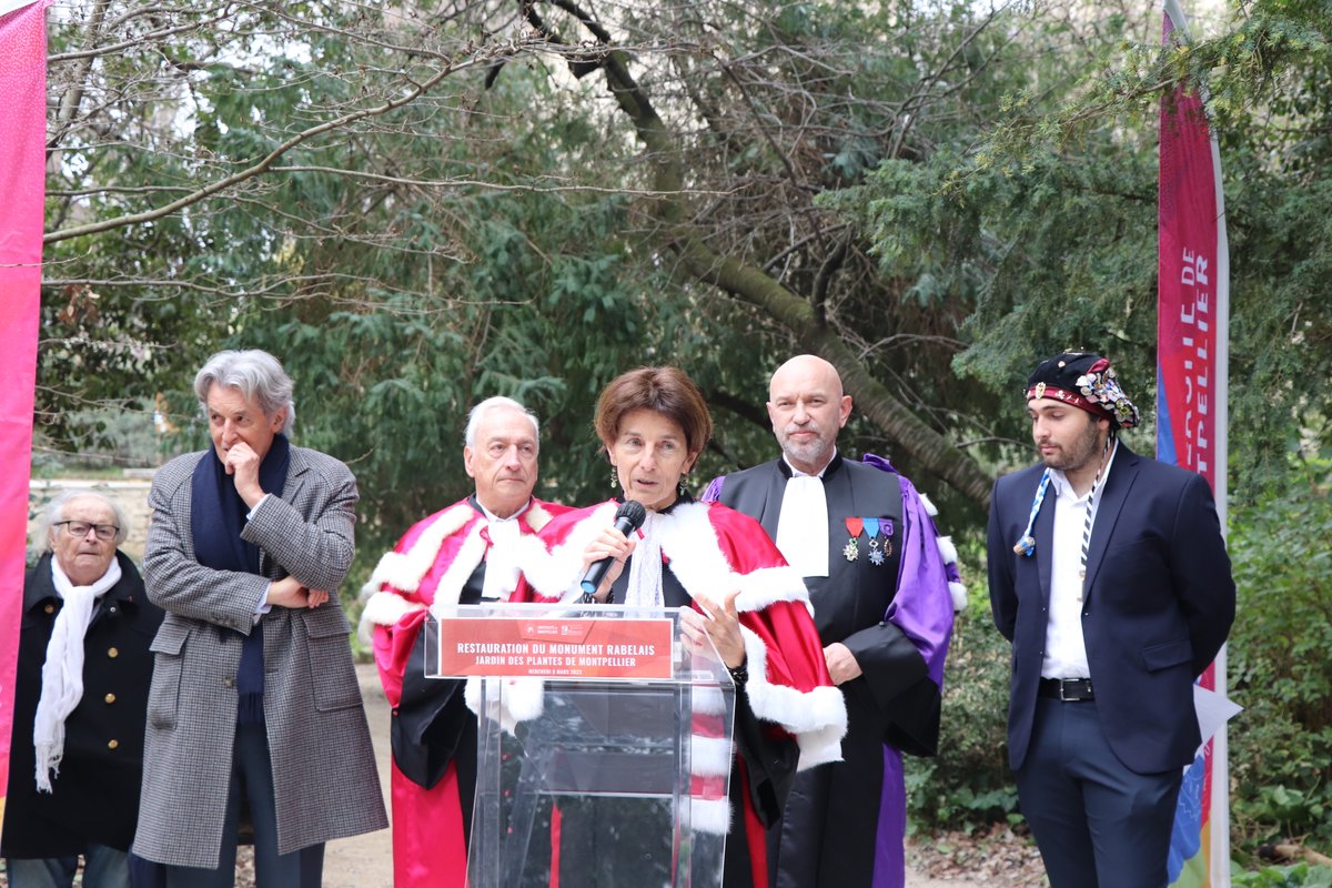 #Patrimoine Le Jardin des Plantes <a href="/umontpellier/">Université de Montpellier</a> inaugure la restauration de son buste de Rabelais, sculpté par Jacques Villeneuve en 1921. Il fût offert par les étudiants dans le cadre des célébrations des 700 ans de la <a href="/FacultemedMPL/">Faculté de Médecine Montpellier-Nîmes</a>, dont Rabelais fut inscrit en 1530.